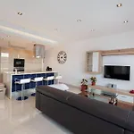 Διαμέρισμα Penthouse And Bbq Kitchen Island & Massive Living By 360 Estates