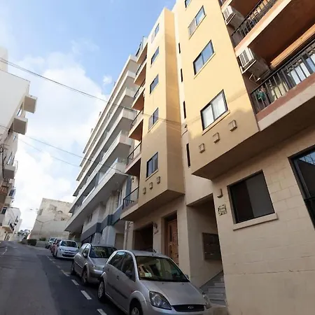 Penthouse And Bbq Kitchen Island & Massive Living By 360 Estates Saint Julian's