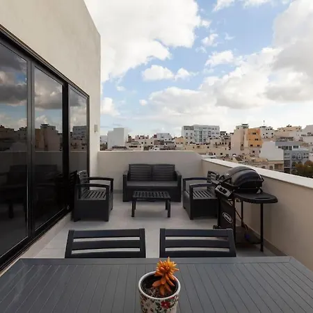 Penthouse And Bbq Kitchen Island & Massive Living By 360 Estates Saint Julian's