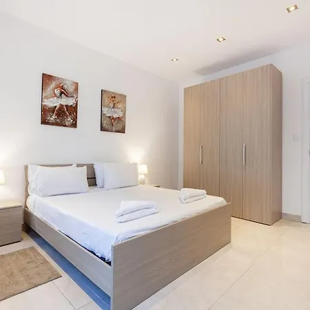 Penthouse And Bbq Kitchen Island & Massive Living By 360 Estates Apartment Saint Julian's