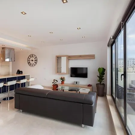 Penthouse And Bbq Kitchen Island & Massive Living By 360 Estates * Saint Julian's