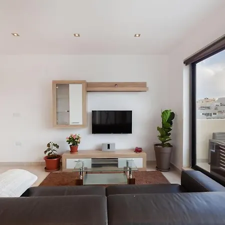 Penthouse And Bbq Kitchen Island & Massive Living By 360 Estates Saint Julian's