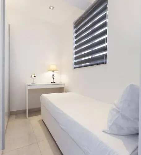 Apartment Penthouse And Bbq Kitchen Island & Massive Living By 360 Estates Saint Julian's