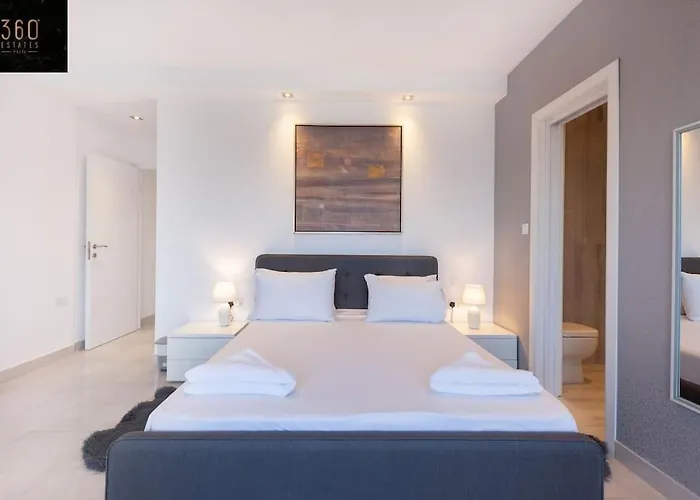 Apartment Penthouse And Bbq Kitchen Island & Massive Living By 360 Estates Saint Julian's