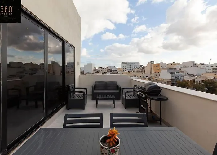 Penthouse And Bbq Kitchen Island & Massive Living By 360 Estates Saint Julian's