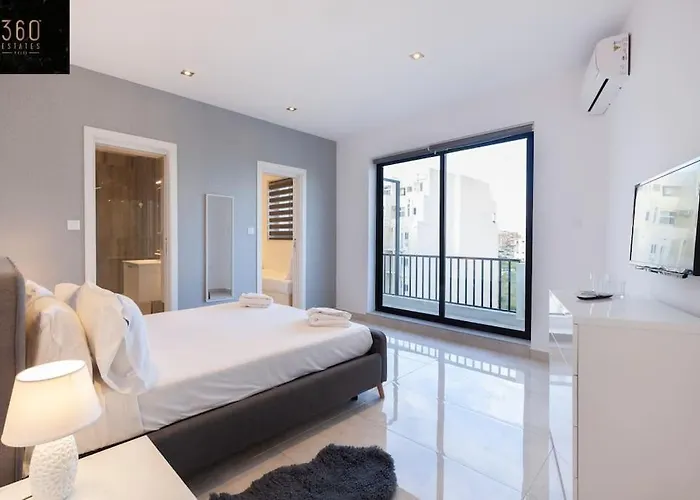 Penthouse And Bbq Kitchen Island & Massive Living By 360 Estates Apartment San Ġiljan