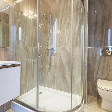 Penthouse And Bbq Kitchen Island & Massive Living By 360 Estates * Сент Джулианс